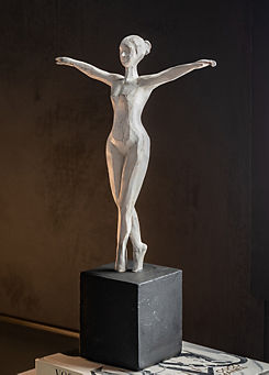 Chic Living Balletto Pirouette Sculpture