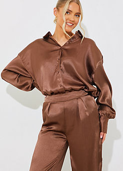 In The Style x Long Sleeve Satin Shirt Co-Ord in Mocha