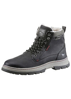 Mustang Lace-Up Padded Boots