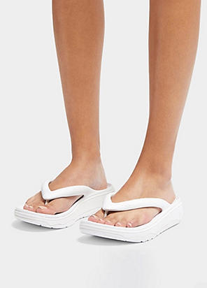 ◆Fitflop◆ [RELIEF] RECOVERY WOVEN WHITE WOMEN TOE POST FitFlop White Relieff Recovery Toe Post Sandals | Freemans