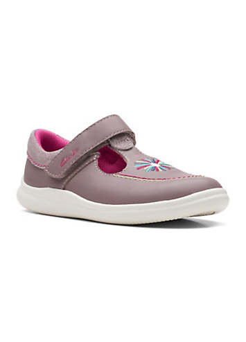 Clarks store kids pink