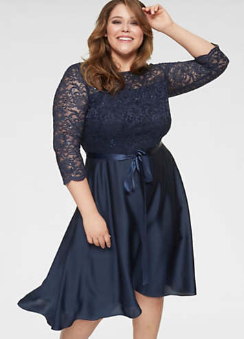 evening dresses for curvy ladies