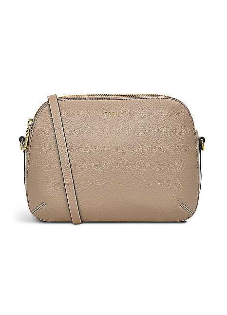 clarks toe post sandals