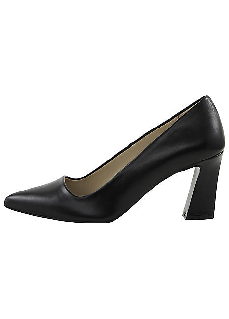 Block-heeled court shoes