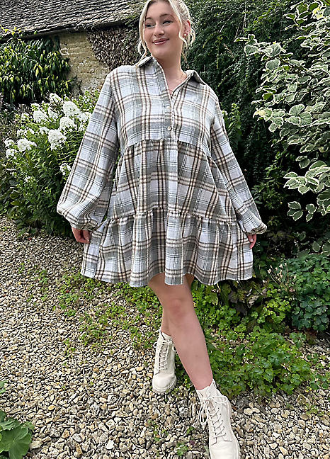 fitted sweater dress Saylor Soft Ribbed Midi Sweater Dress Large / Beige
