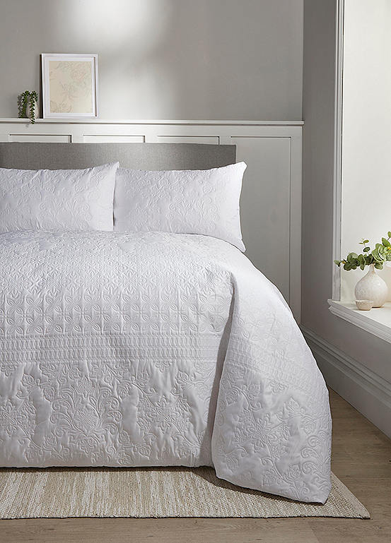 Serene Avery Stripe Duvet Cover Set White Freemans serene-avery-stripe-duvet-cover-set-white-freemans