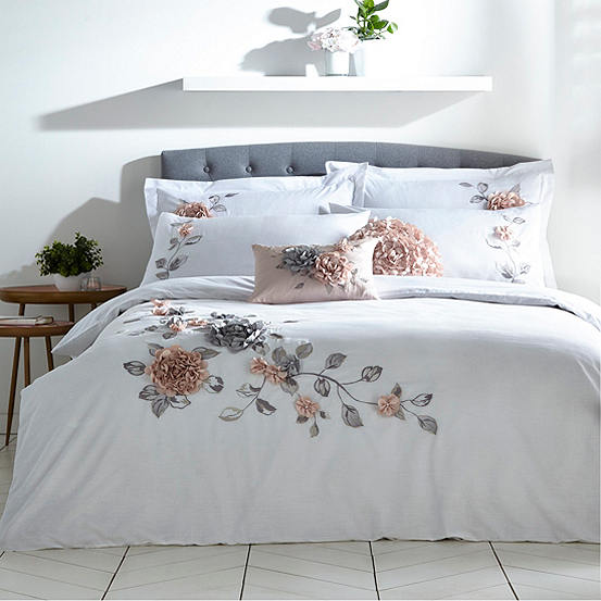 Vintage 3d Flower Embroidered Duvet Set By Collection Freemans