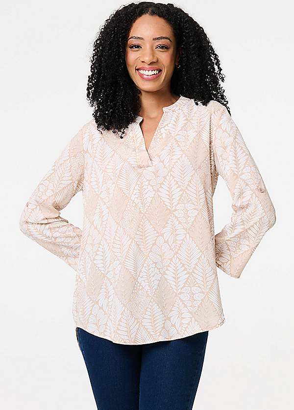 Izabel London Beige Leaf Print Three-Quarter Sleeve Curve Hem