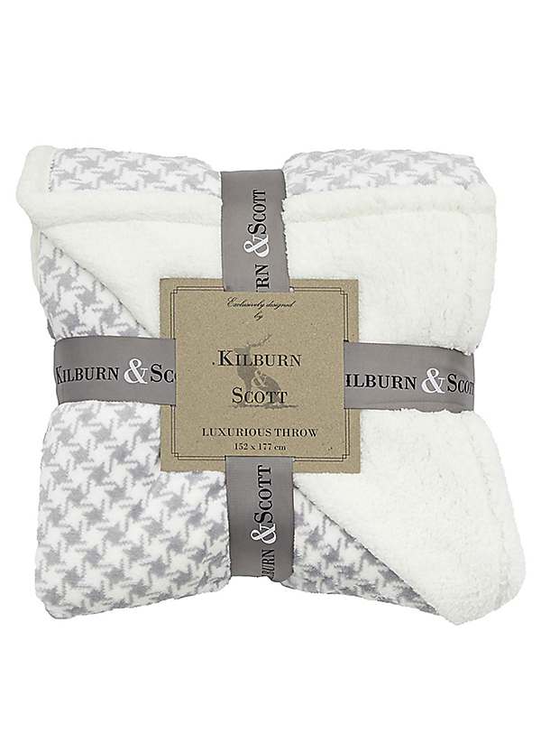 Kilburn scott luxurious online throw