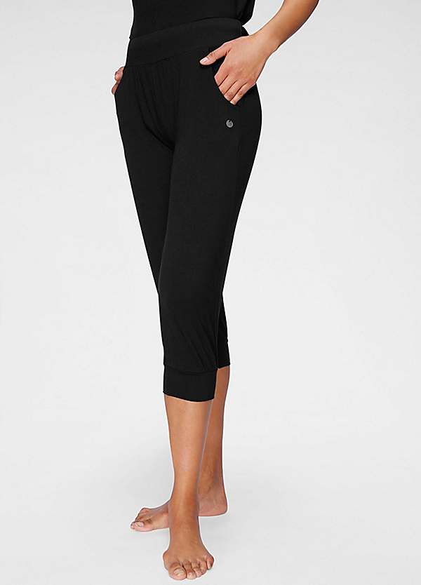 Ocean Sportswear Cropped Yoga Pants | Freemans