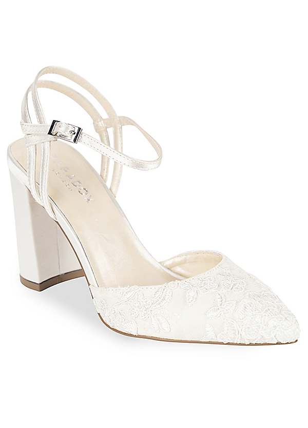 Ivory block outlet heel pumps