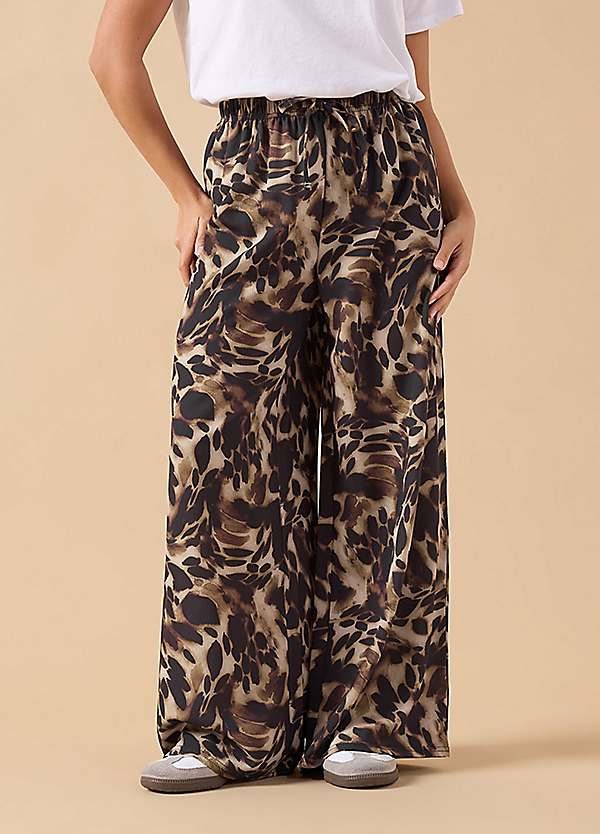 PixieGirl Petite Leopard Print Crepe Wide Leg Trousers