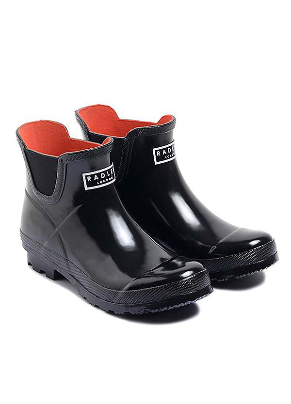 Rubber hotsell boots london