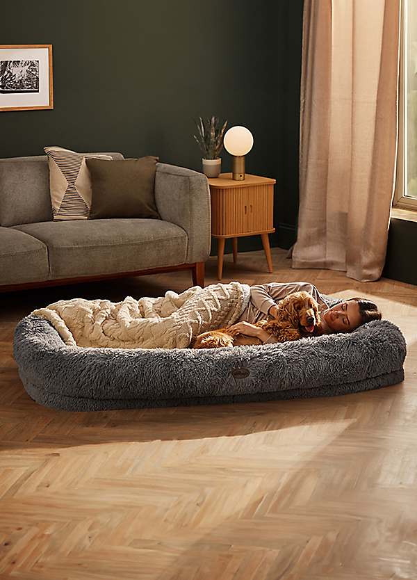Silent night dog bed hotsell