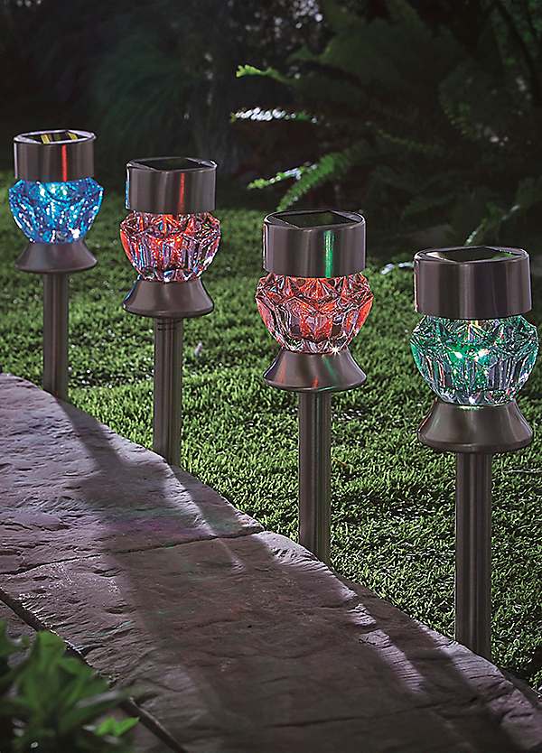 Freemans solar store lights