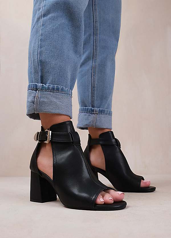 Where's That From Lisa Black Open Toe Block Heels Freemans
