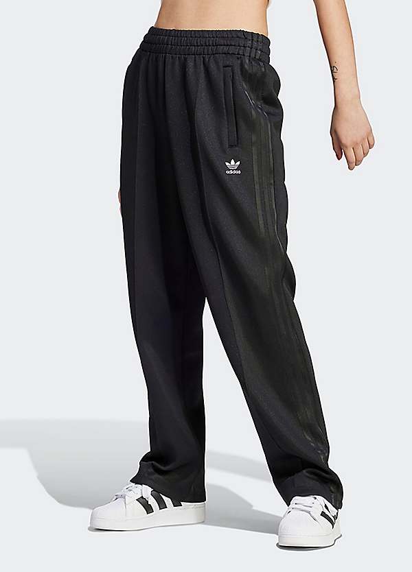 Adidas originals sweat pants with best sale oversized logo