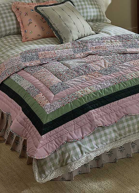 Cath Kidston Heirloom Patchwork Scallop Edge Reversible Bedspread - Image 2