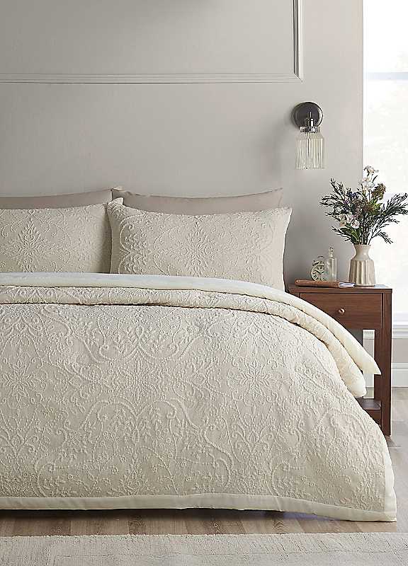 Catherine Lansfield Unisex Cream 'Amelia Jacquard' Bedspread In - Image 8