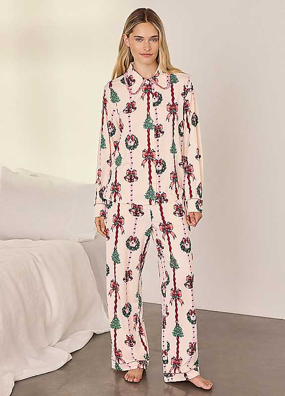 Chelsea Peers Off White Festive Stripe Long Button Up Pyjama Set