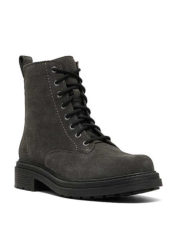 Clarks Premium Women's Orinoco3 StyleFashion Boot - Image 2