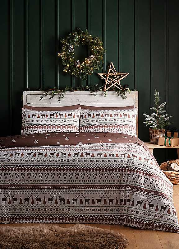 Fusion Unisex Natural 'Christmas Fairisle' Easy Care Duvet Cover Set In | Size: Double - Image 7