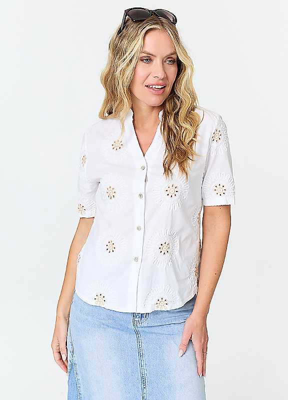 Izabel London Women's White Embroidered Texture V-Neck Blouse In | Size: Medium - Image 3