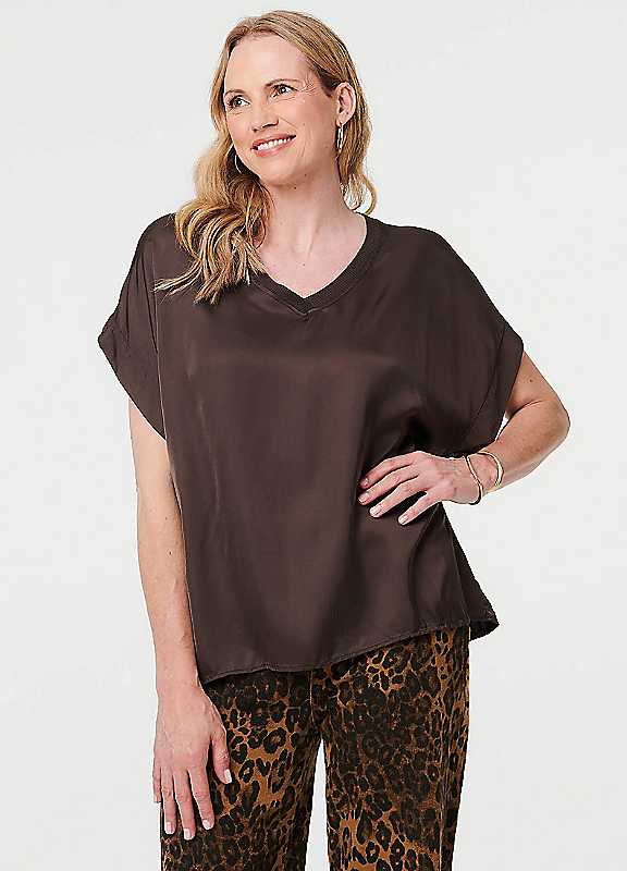 Izabel London Women's Relaxed Batwing Short Sleeve Relaxed Top in Brown | Size: Large - Image 3