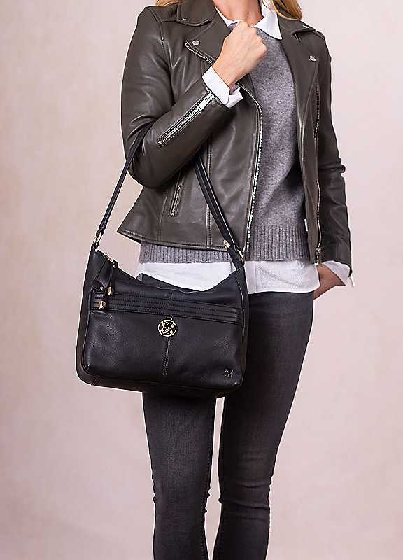 Lakeland Leather Women's 'Cartmel' Leather Shoulder Bag in Black - Image 3