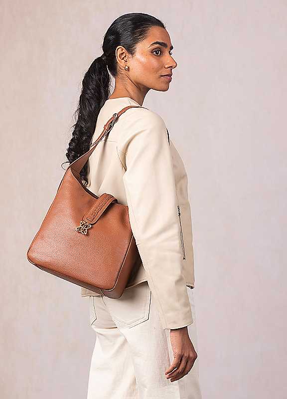 Lakeland Leather Women's Tan 'Dalston' Leather Hobo Bag In - Image 3
