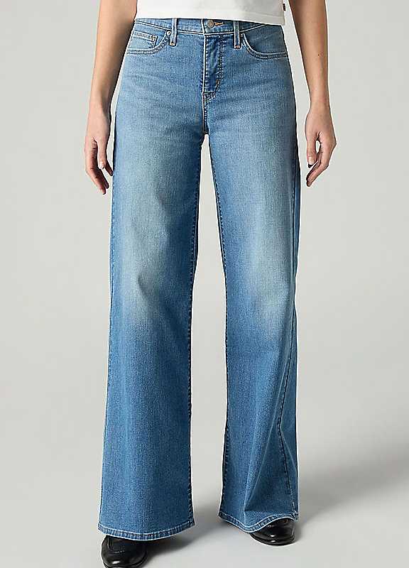 Levi's Women's 318 Shaping Wide Leg Jeans - Image 3