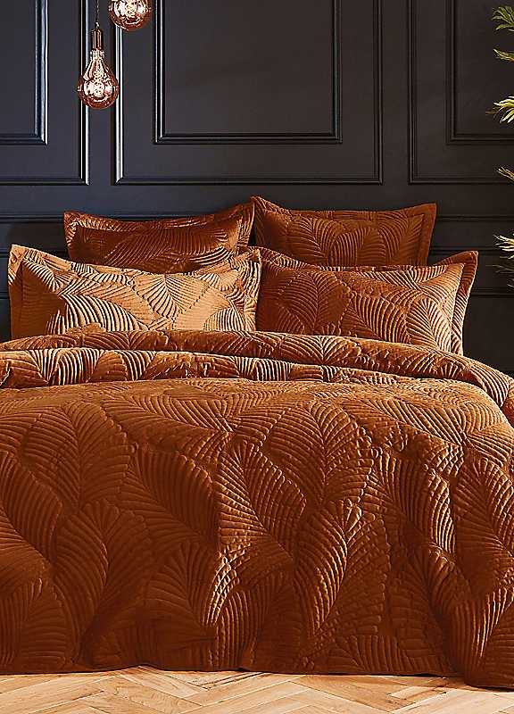 - Paoletti Palmeria Embroidered Quilted Velvet Pillowcase - Image 4