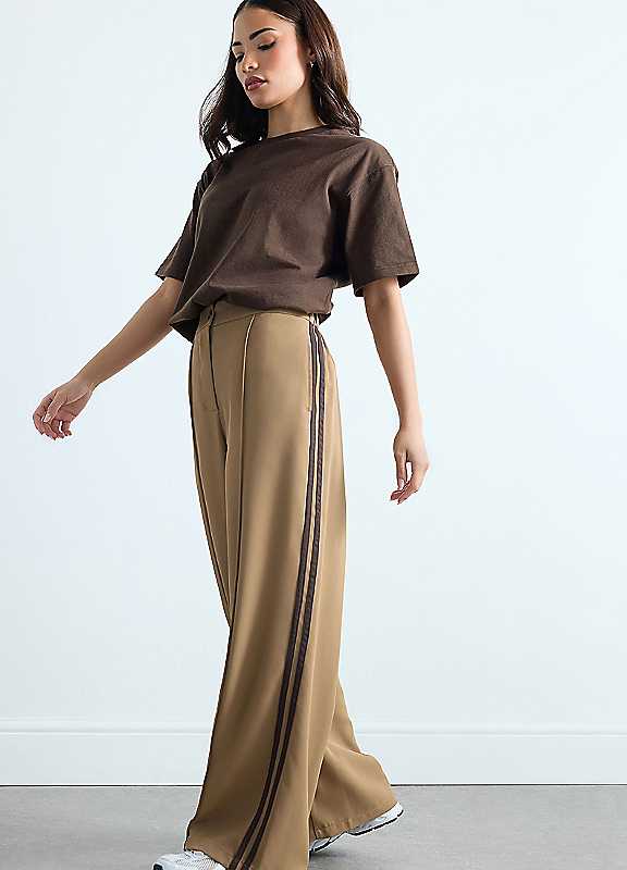 PixieGirl Women's Petite Stripe Wide Leg Trousers in Light Brown | Size: 18S - Image 3