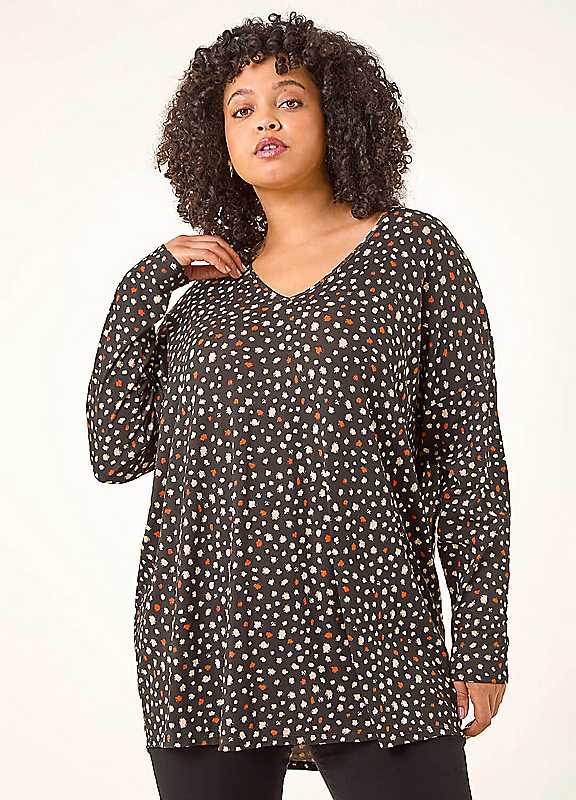 Roman Women's Black Curve Spotted V-Neck Stretch Top - Image 4