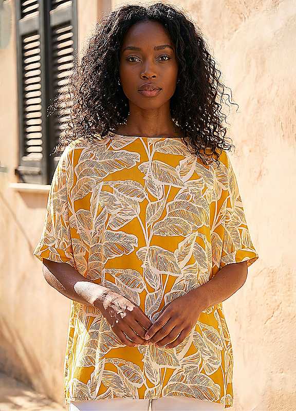 Roman Women's Yellow Leaf Print Buttoned Back Top In Size 20 - Image 3