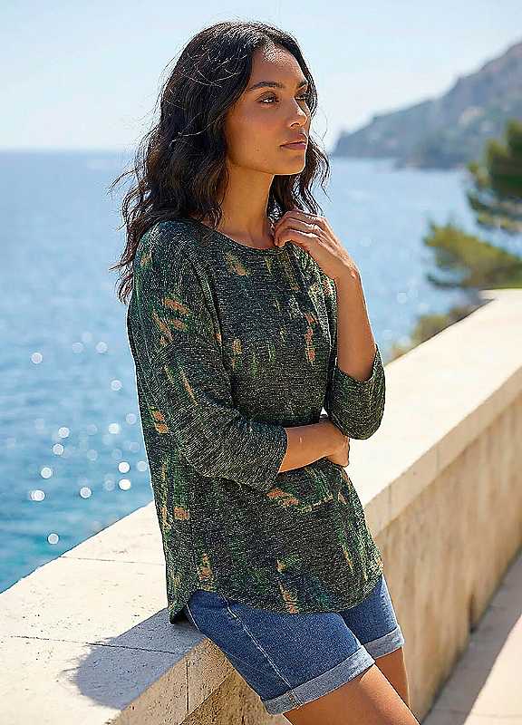 Roman Women's Green Textured Printed Stretch Top In Size 16 - Image 7