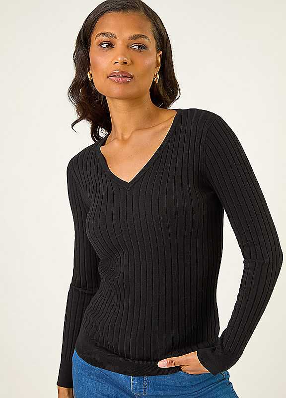 Roman Women's Black V-Neck Ribbed Knit Jumper - Image 4