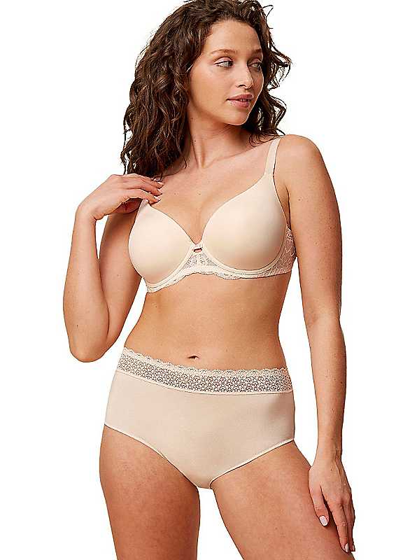 Triumph Creamy Dream Underwired Amourette Charm Tshirt Bra 40Dd