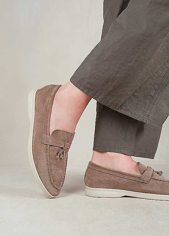 Where's That From Khaki Pegasus Suede Loafers Size 4