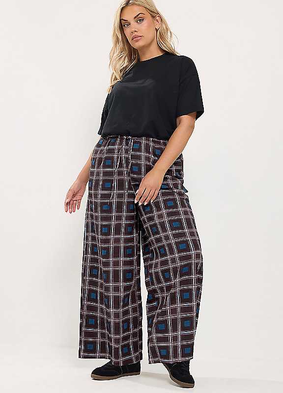 Yours Women's Burgundy Wide Leg Trousers In | : 16R - Image 2