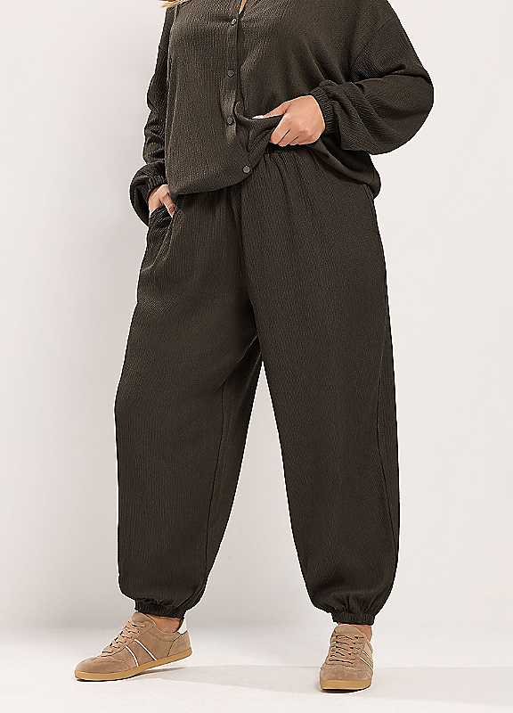 Yours Women's Brown Crinkle Balloon Trousers In Size 22-24 - Image 2
