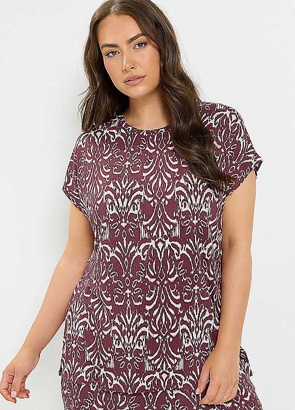 Yours Women's Dark Red Ikat Print T-Shirt In Size 22-24 - Image 2