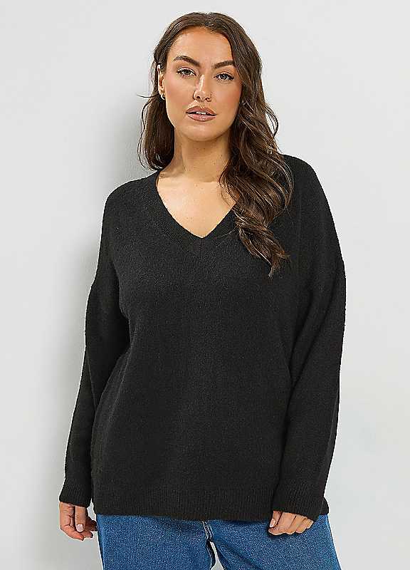 Yours Women's Black Knitted V-Neckline Jumper In Size 30-32 - Image 4
