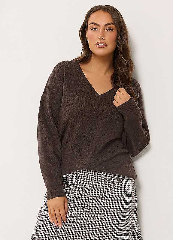 Yours Women's Chocolate Knitted V-Neckline Jumper In | : 26/28 - Image 3