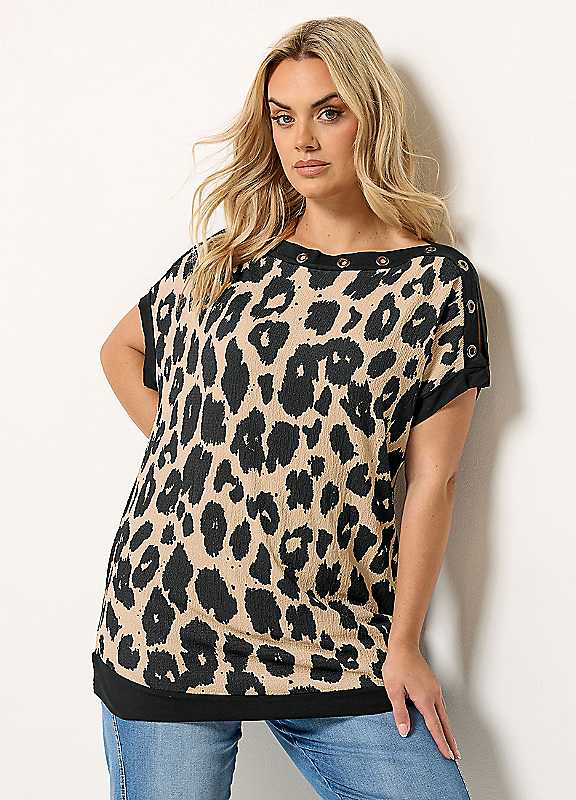 Yours Women's Black Curve Leopard Eyelet Trim Top - Image 2