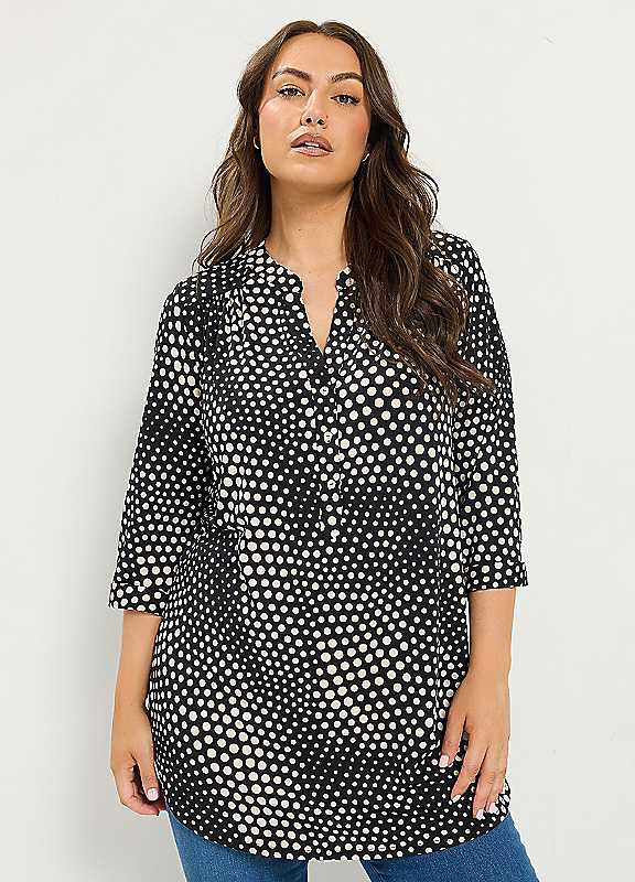 Yours Women's Black Polka Dot Half Placket Shirt In Size 16 - Image 2