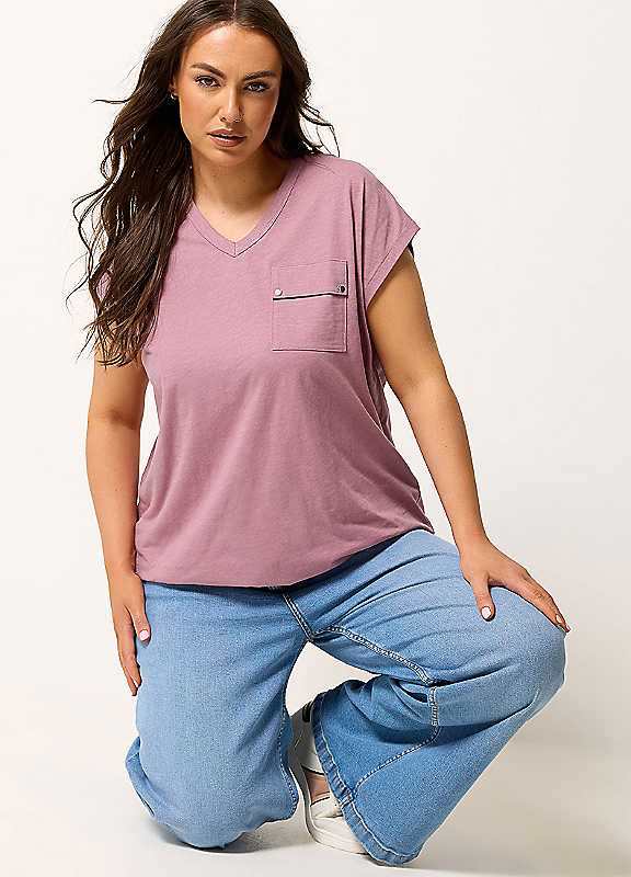 Yours Women's Pink Stud Pocket T-Shirt In | Size: 26/28 - Image 2