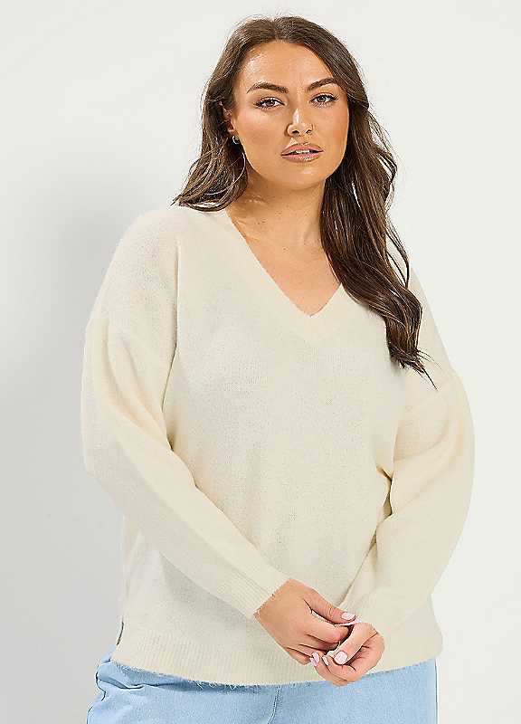 Yours Women's Cream V-Neck Soft Touch Jumper In Size 34-36 - Image 7