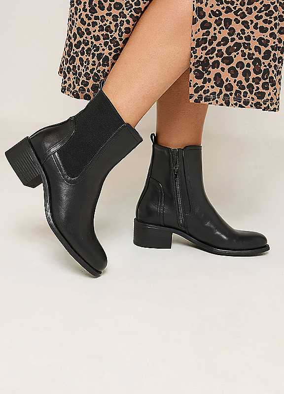 Yours Women's Black Heeled Chelsea Boots In Wide E Fit In | : 7E - Image 3